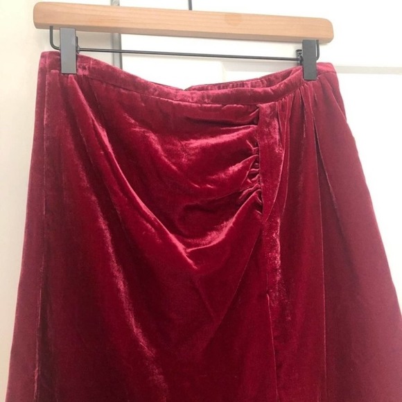 ANTHROPOLOGIE Raspberry Montie Velvet Mini Skirt Size 6 NEW - Picture 5 of 11